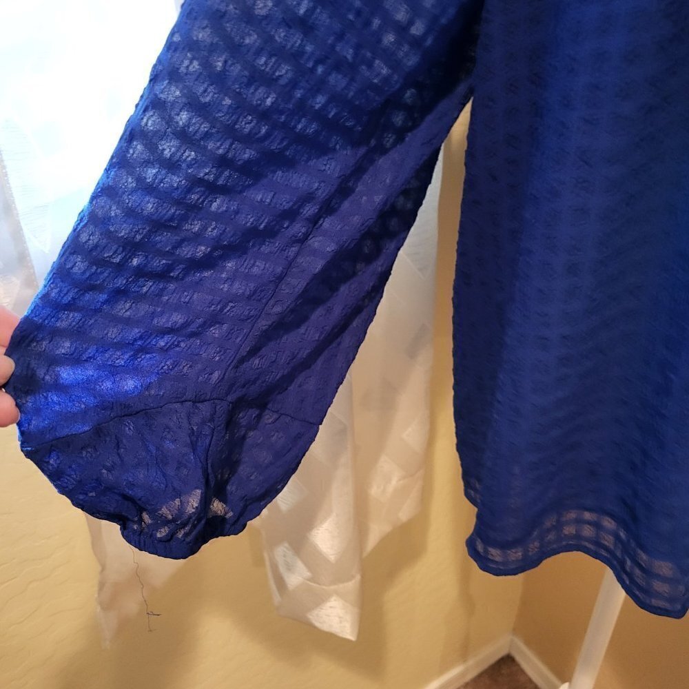 Calvin Klein Long Sleeve Textured round Neck Blouse - Klein Blue - Size M - NWT - Picture 5 of 9